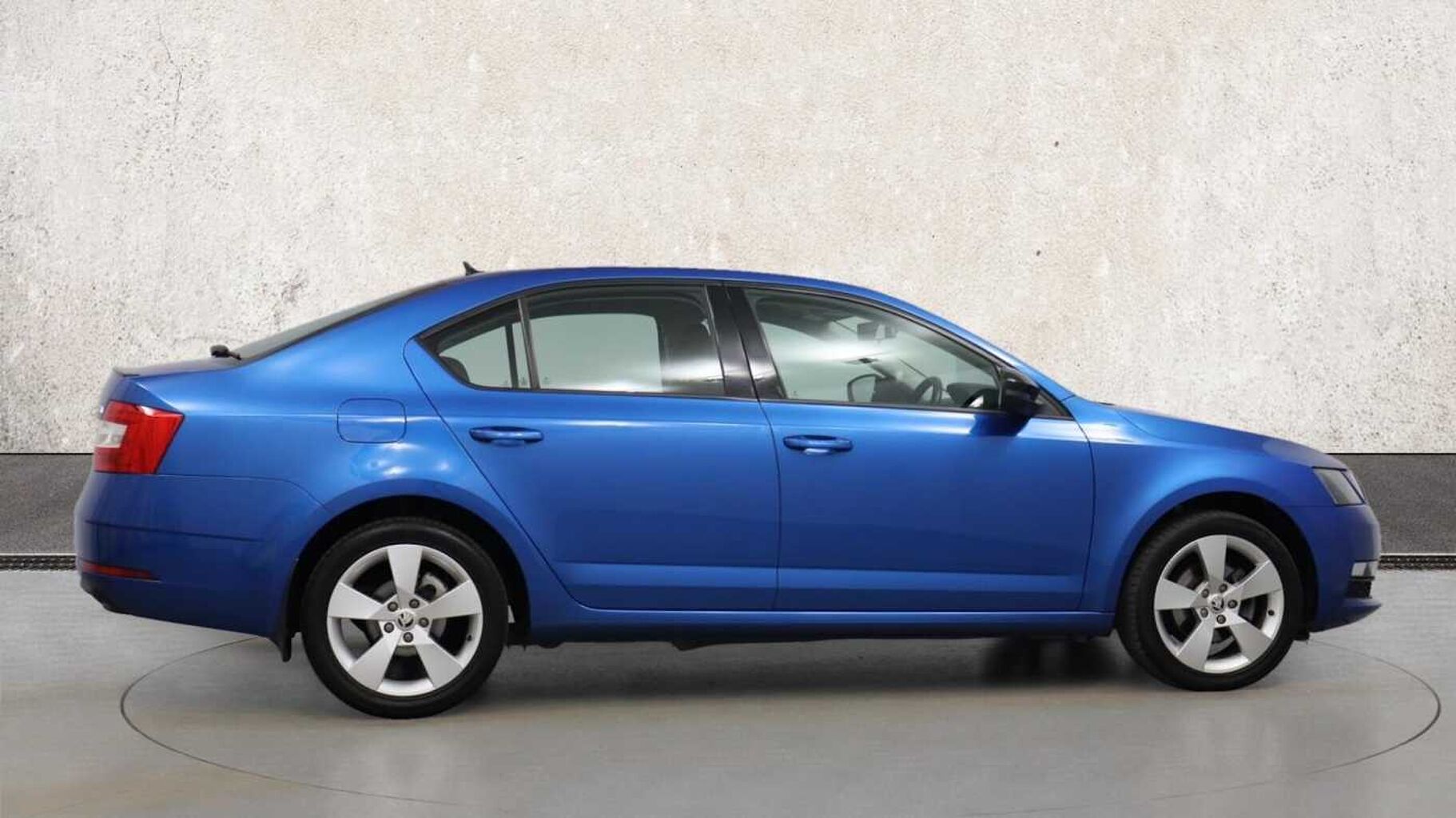 SKODA Octavia Hatchback 1.5 TSI SE Drive ACT (150ps) DSG