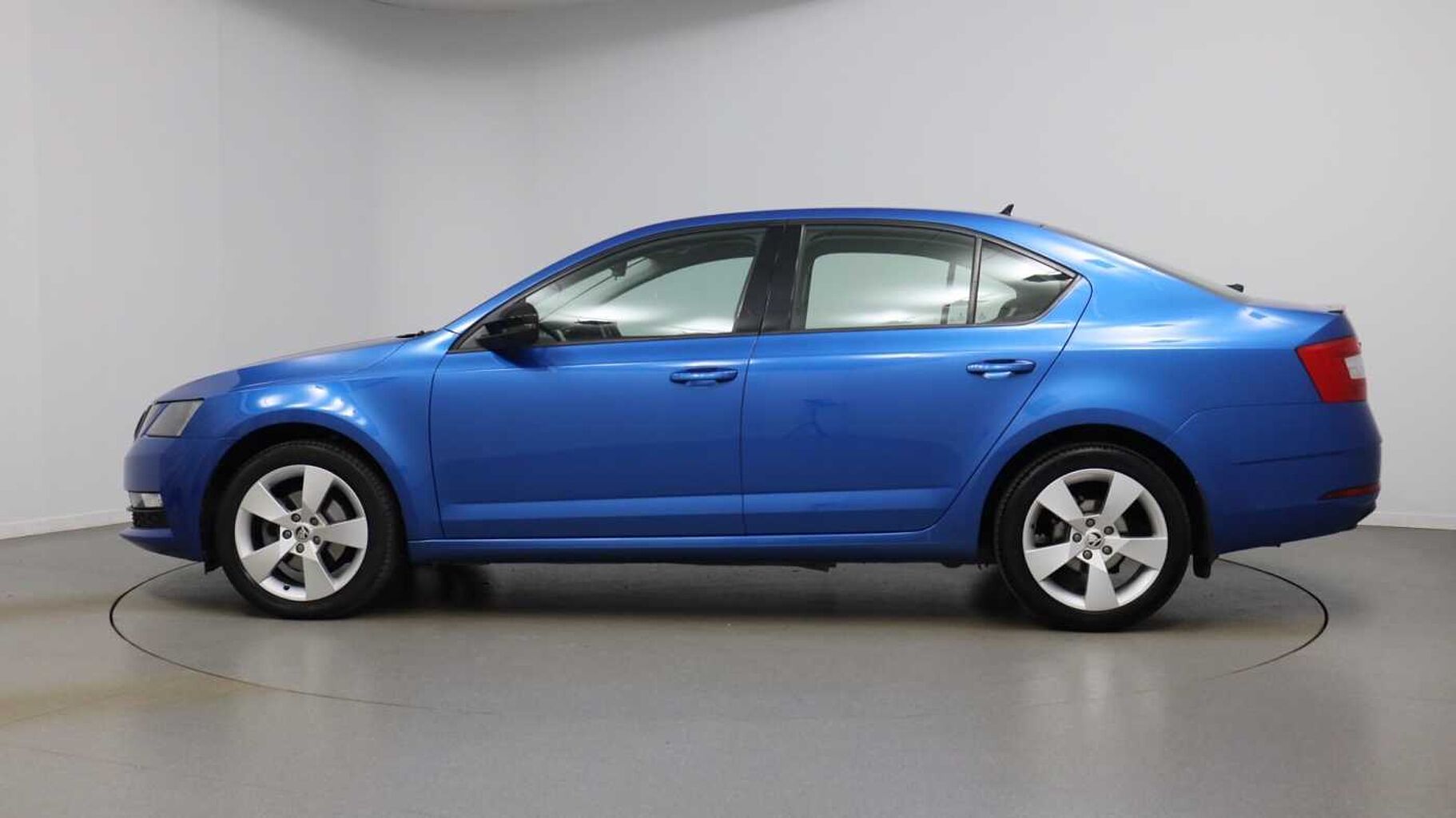 SKODA Octavia Hatchback 1.5 TSI SE Drive ACT (150ps) DSG