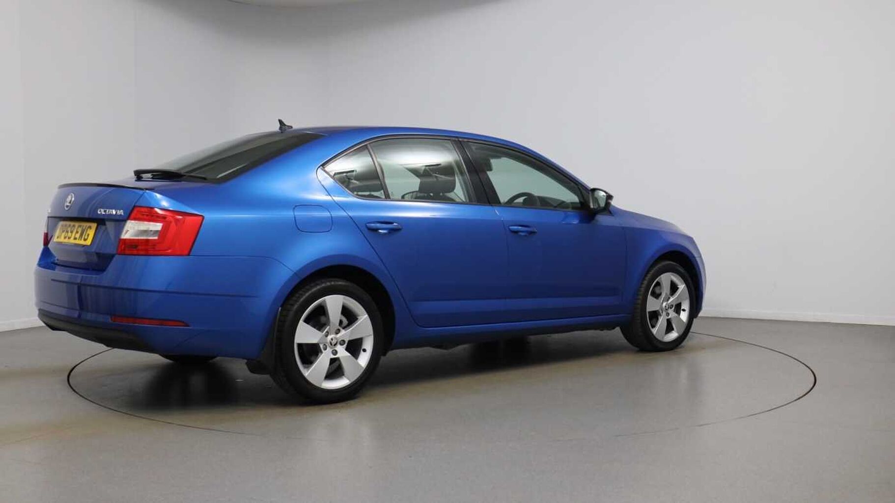 SKODA Octavia Hatchback 1.5 TSI SE Drive ACT (150ps) DSG