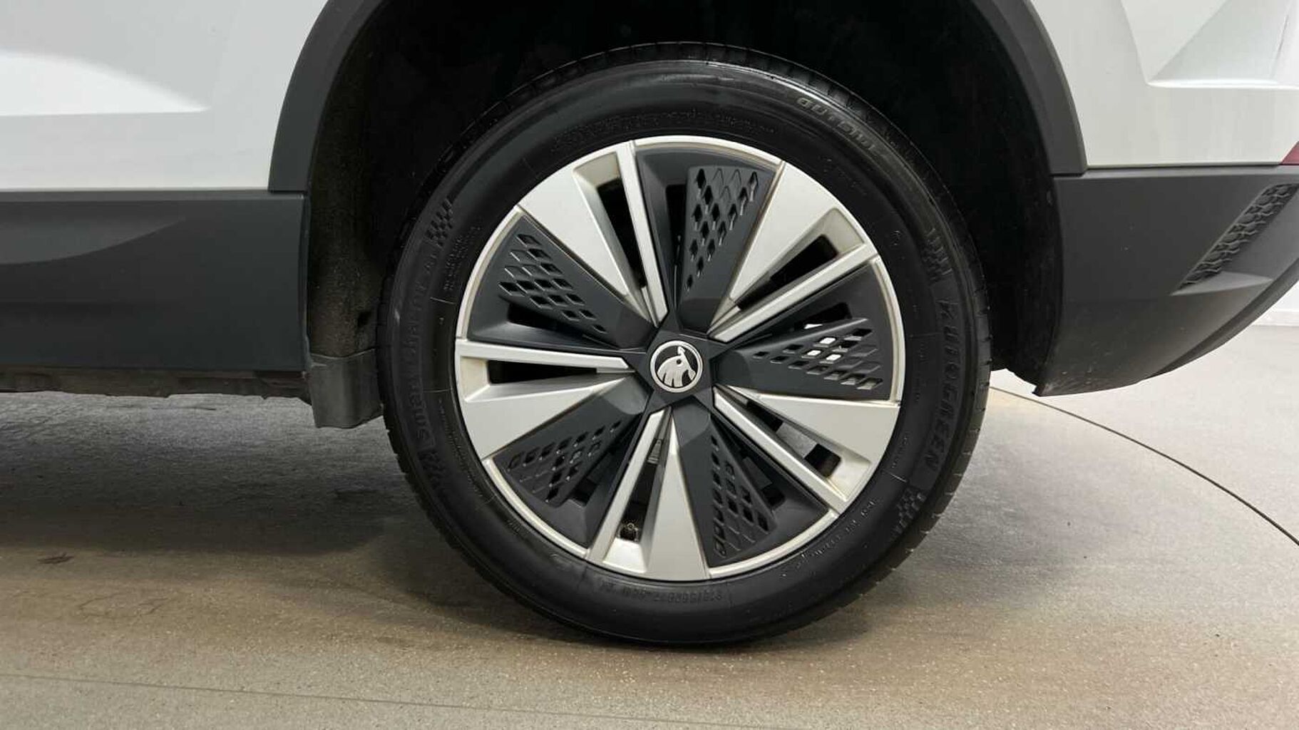 SKODA Karoq 1.0 TSI SE Drive SUV 5dr Petrol Manual Euro 6 (s/s) (110 ps)