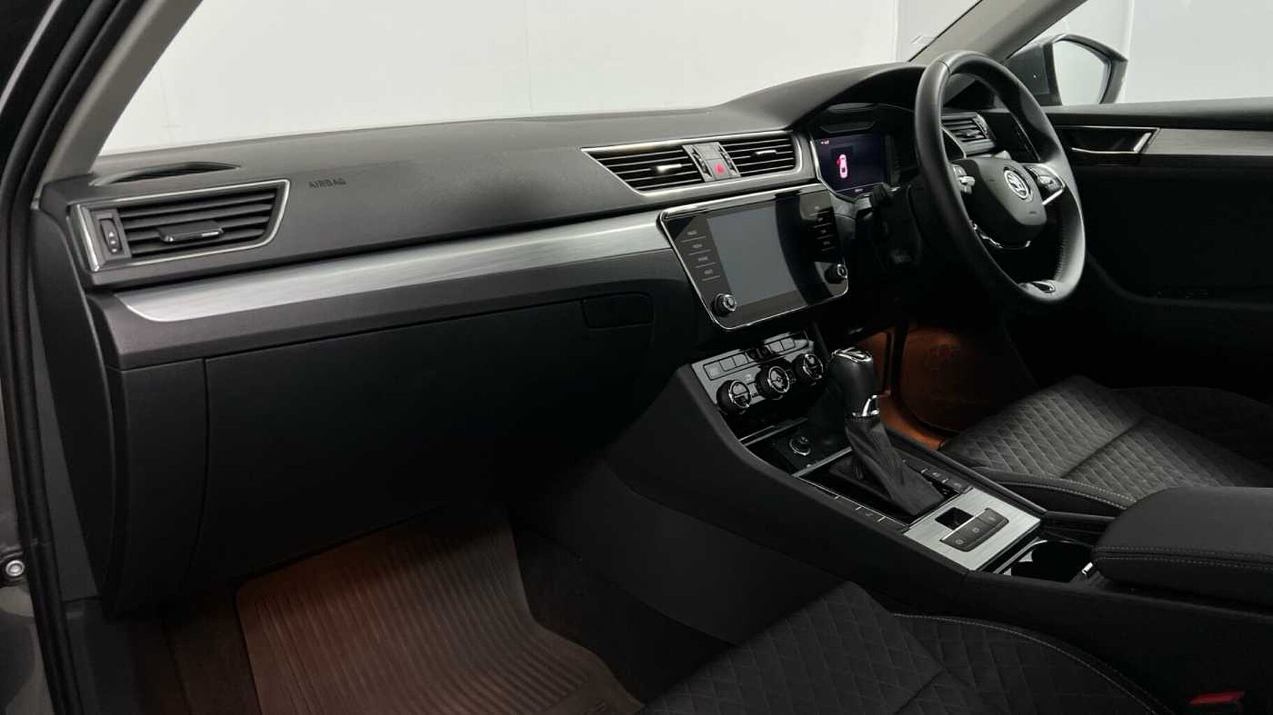 SKODA Superb 1.5 TSI (150ps) SE ACT DSG Hatchback