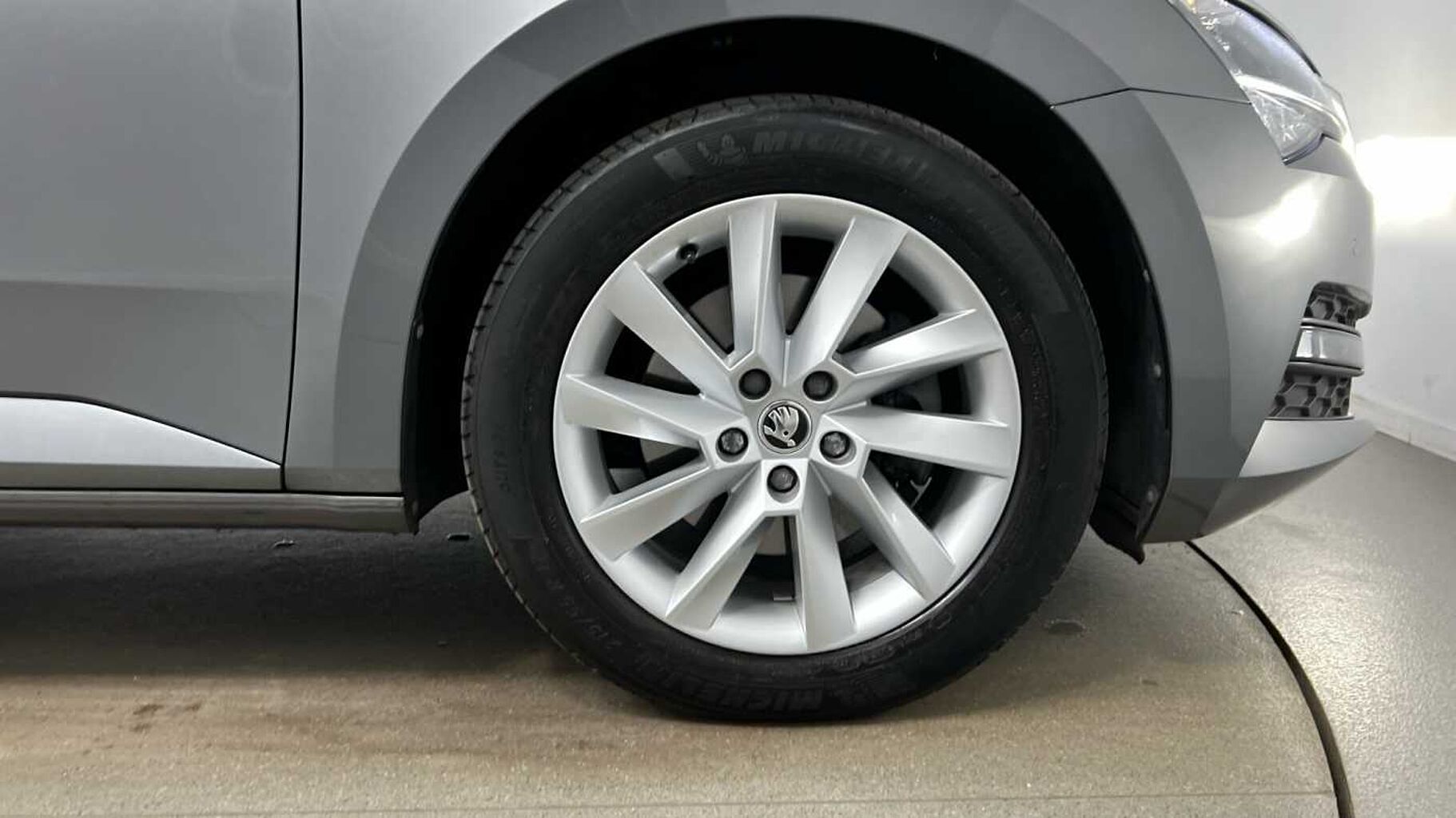 SKODA Superb 1.5 TSI (150ps) SE ACT DSG Hatchback