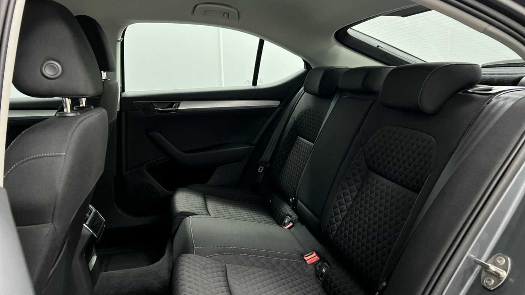 SKODA Superb 1.5 TSI (150ps) SE ACT DSG Hatchback