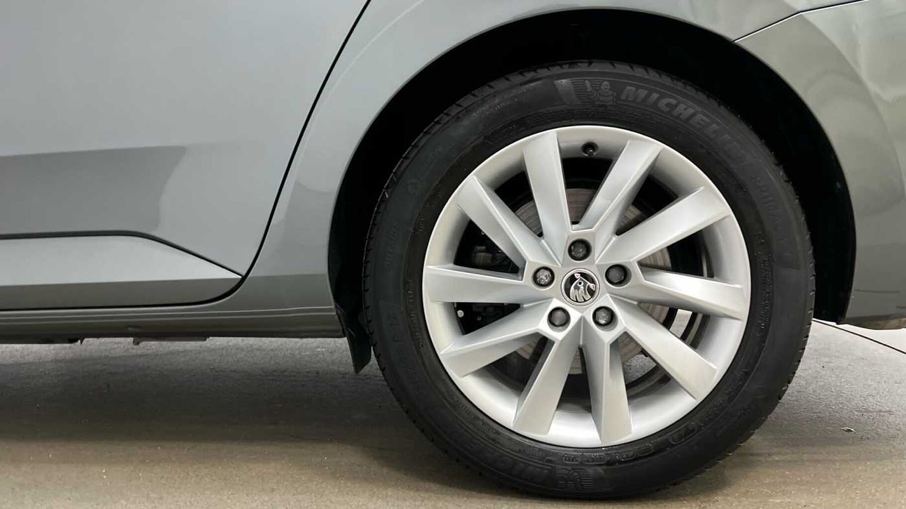 SKODA Superb 1.5 TSI (150ps) SE ACT DSG Hatchback